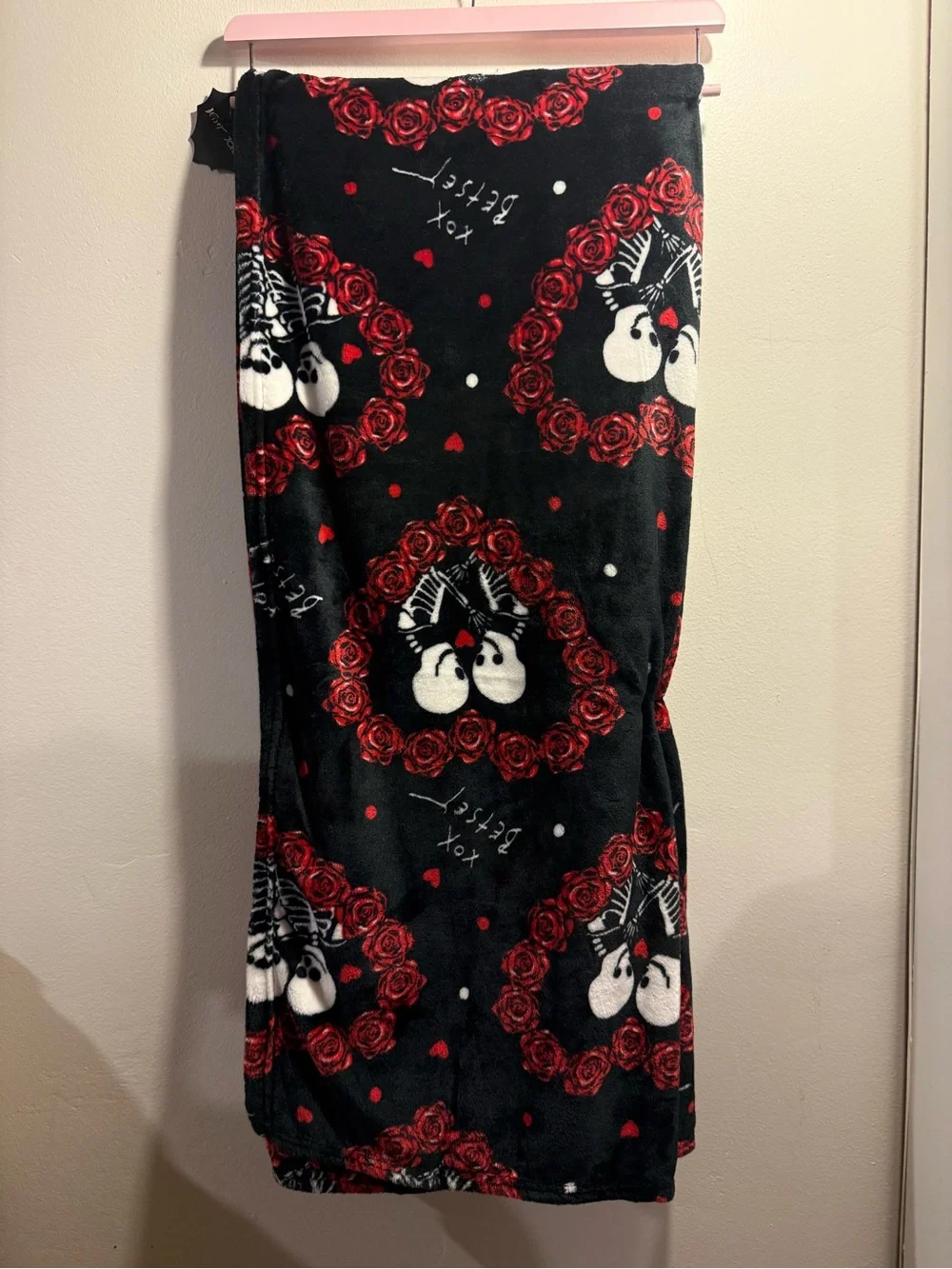Betsey Johnson Halloween  “Lovers” Skeleton Rose Ultra Soft Plush Throw Blanket